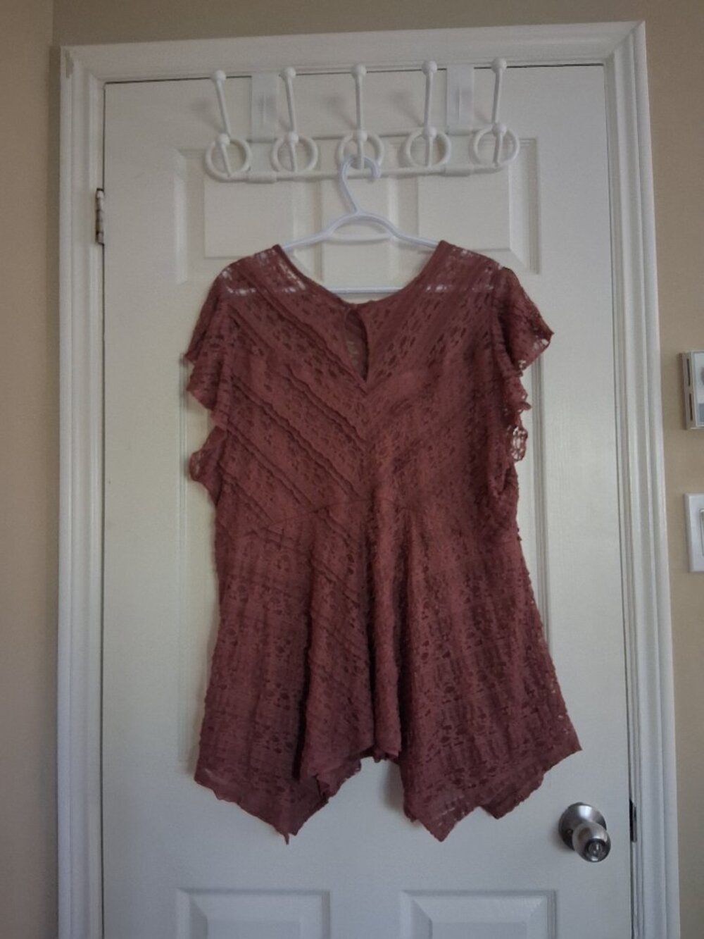 Torrid Women's Size 3X Dusty Rose Lace Babydoll Crewneck Sharkbite Hem Top - Picture 4 of 13